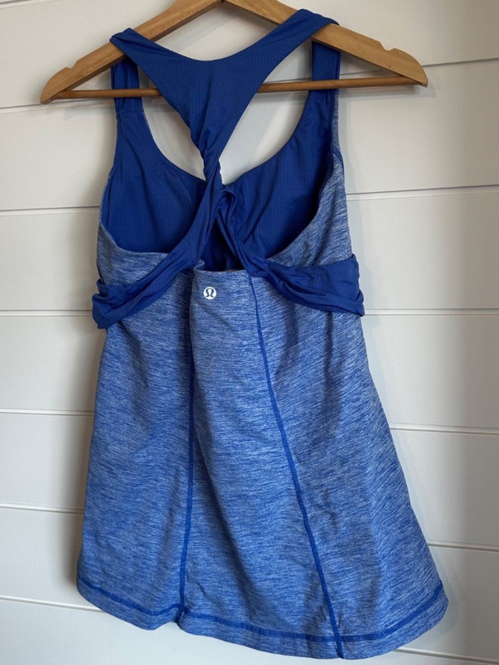 lululemon Trapeze Twist Tank Heathered Harbor Blue Size 8 Twist Back Yoga - Picture 7 of 10